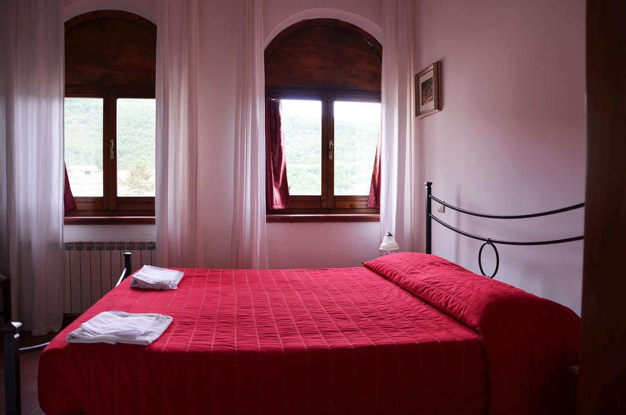 B&B Palazzo Sassatelli Cascia Exterior photo